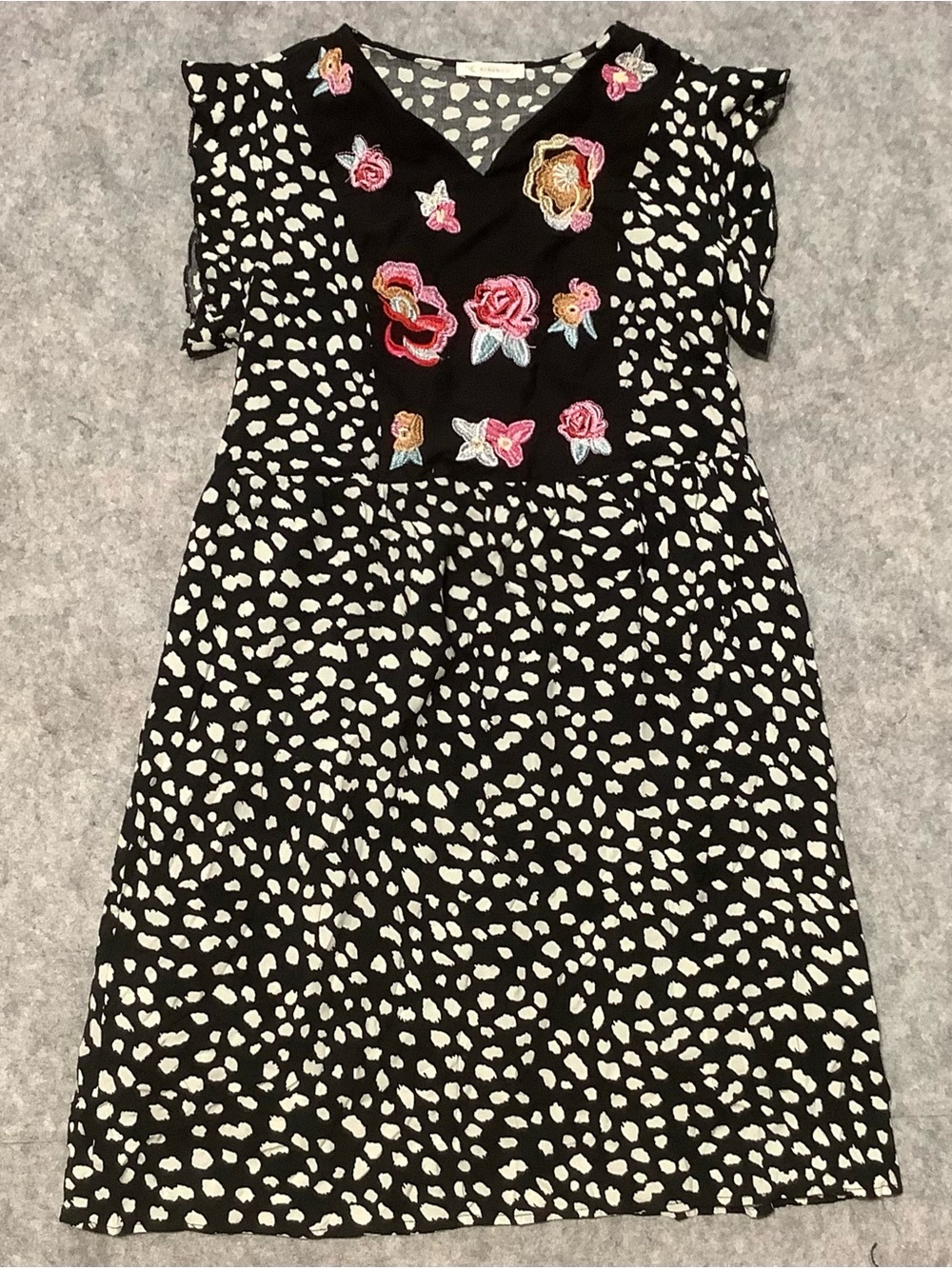 Lightweight Lined Dress with White Spot Print Floral Embroidery Flutter Sleeves